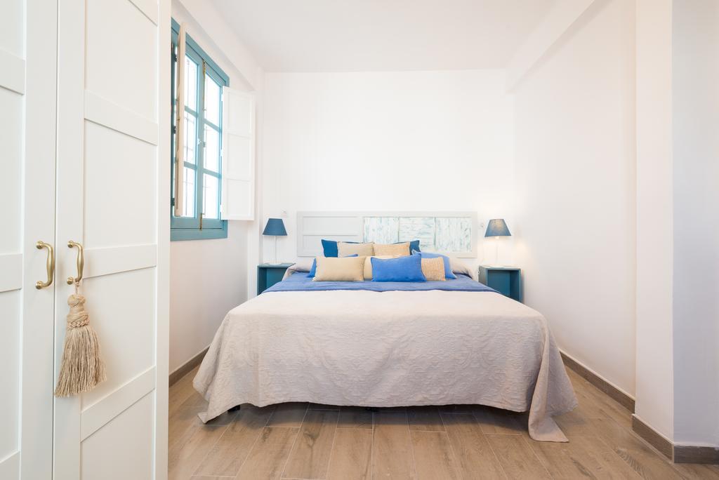 Blue Beach House Atico Con Terraza Malaga Exterior photo